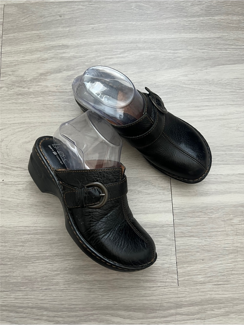 BOC Born Concept Black Leather Buckle Clogs Mules Women’s Size 8 / 39